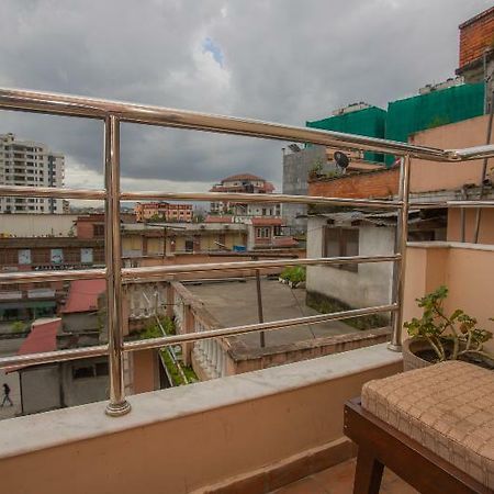 Kathmandu Embassy Hotel Bagian luar foto