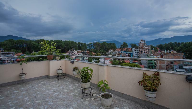 Kathmandu Embassy Hotel Bagian luar foto